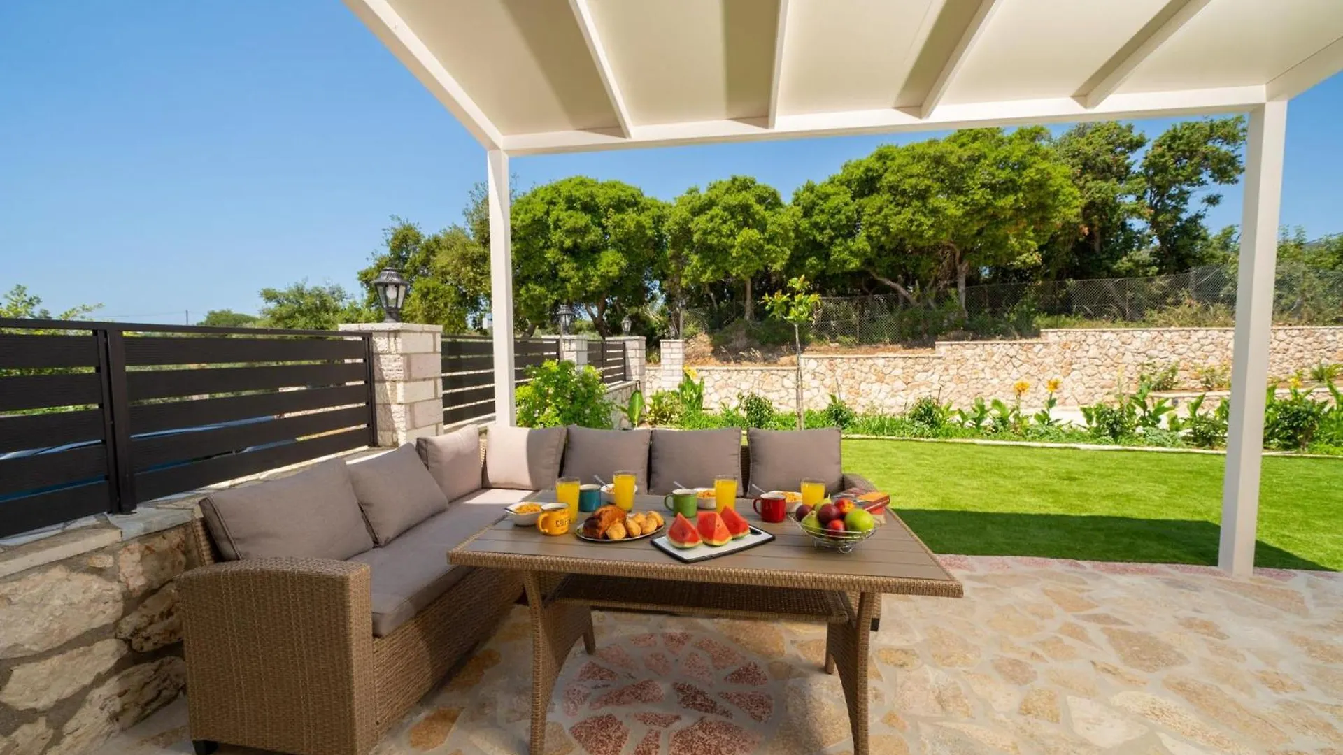 Dendra Apartments At Skala Poros  Greece