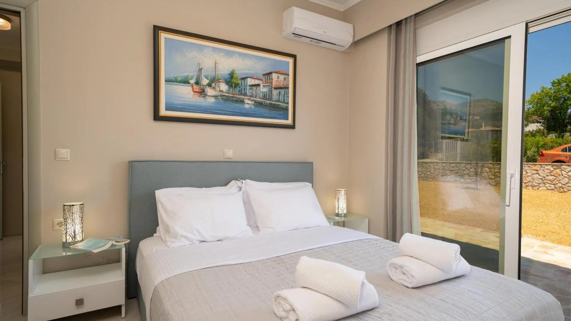 Dendra Apartments At Skala Poros  Greece