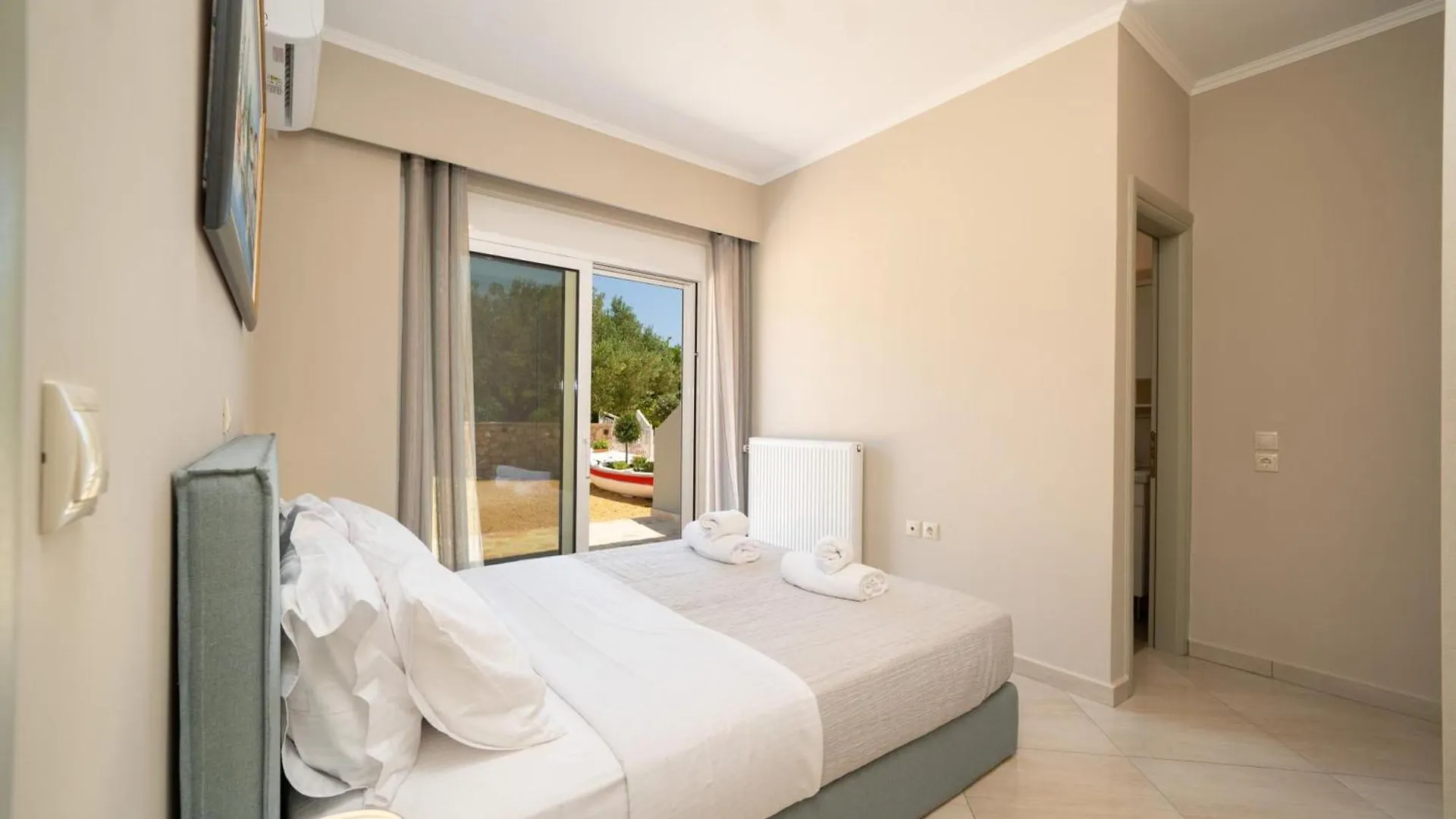 Dendra Apartments At Skala Poros