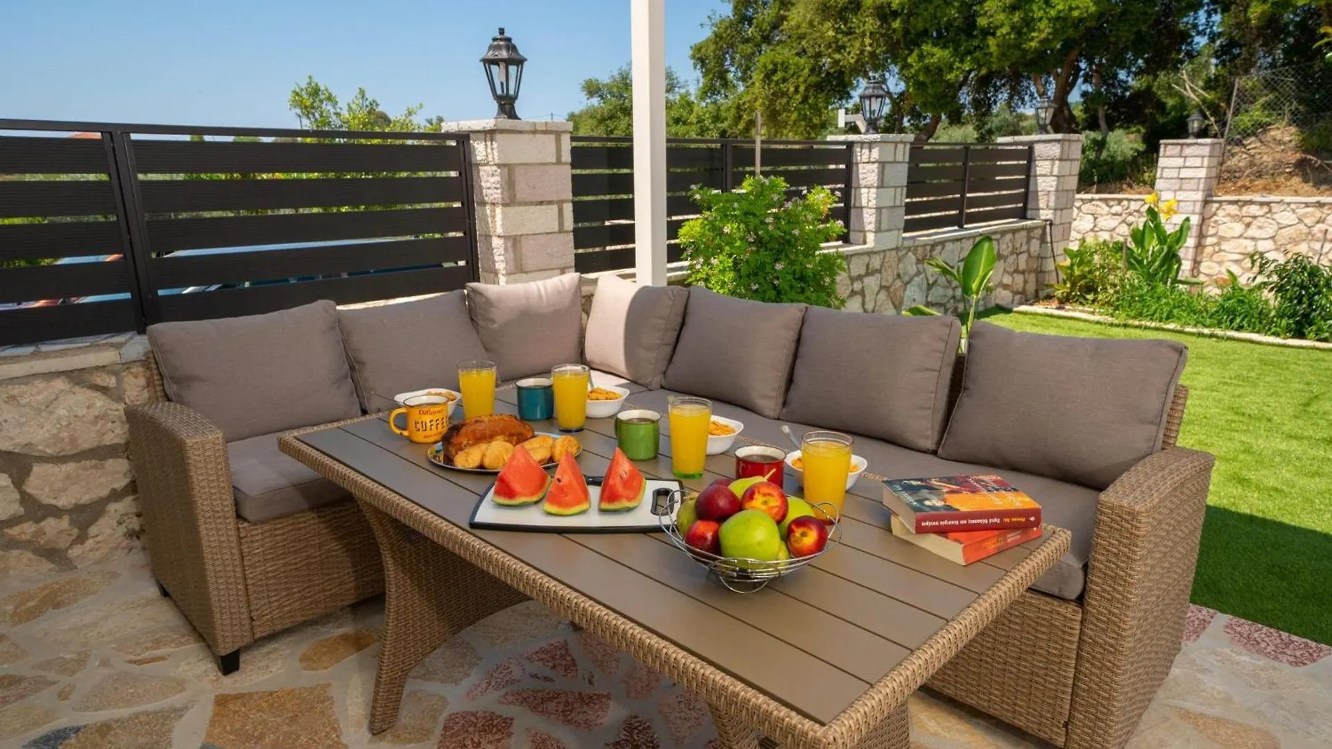 Dendra Apartments At Skala Poros  Greece