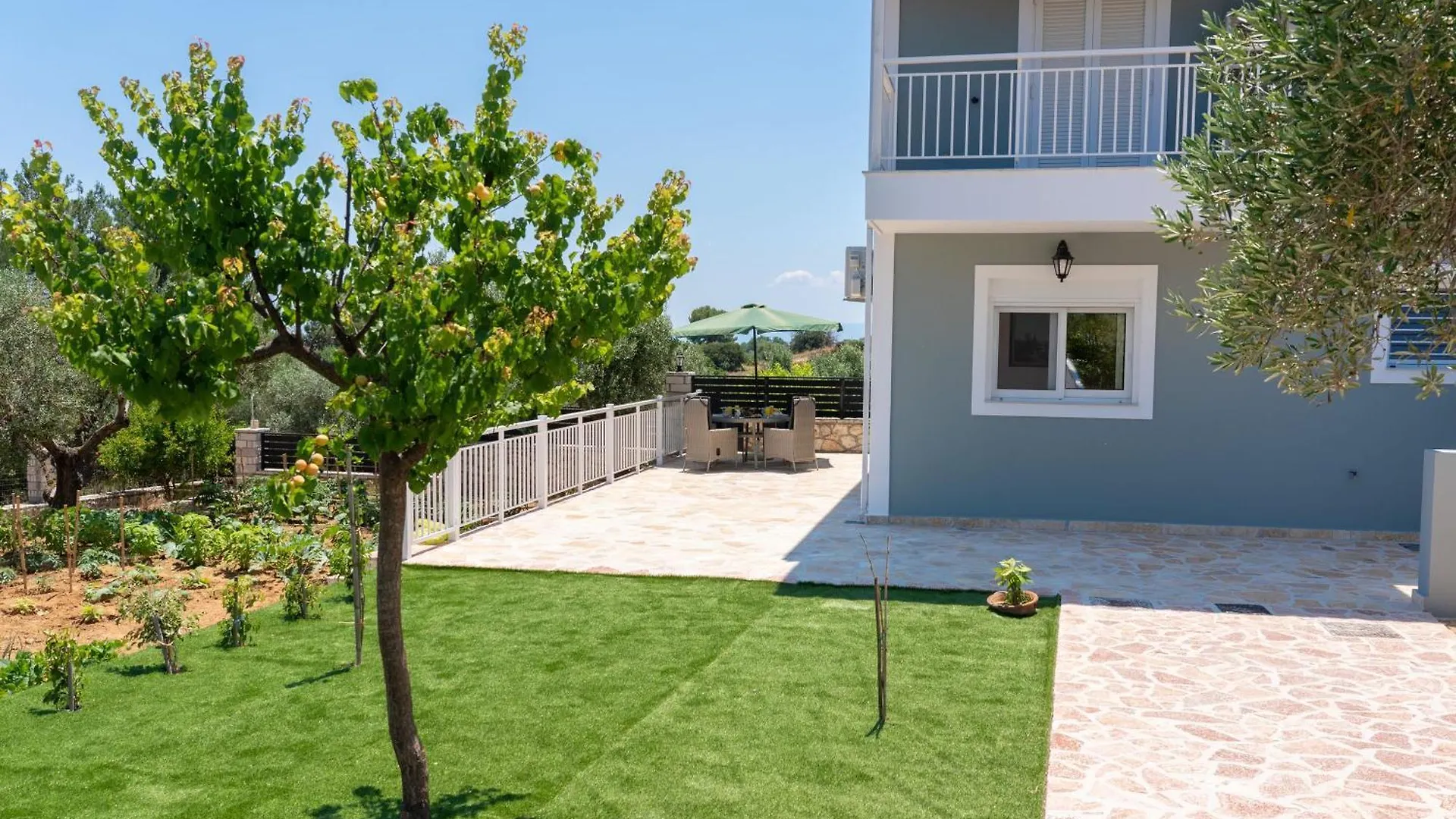 Dendra Apartments At Skala Poros  Greece