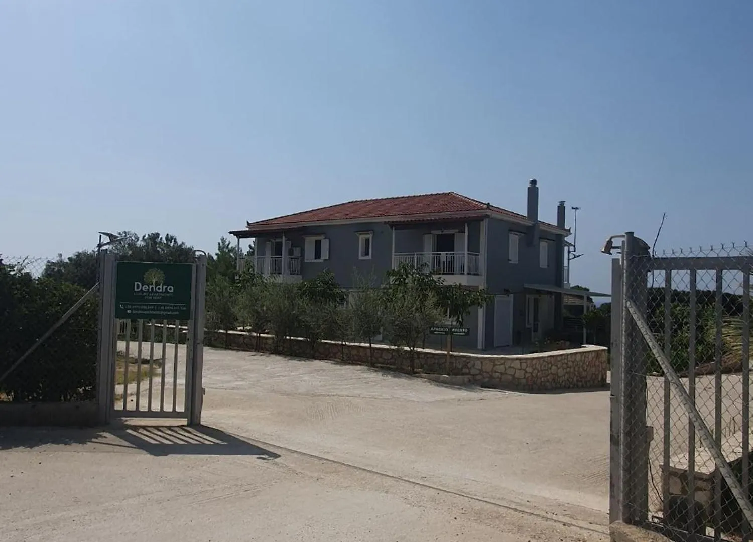Dendra Apartments At Skala Poros   Poros (Kefalonia)