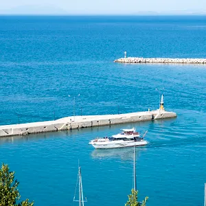 Apartment Faro Del Porto, Poros (Kefalonia)