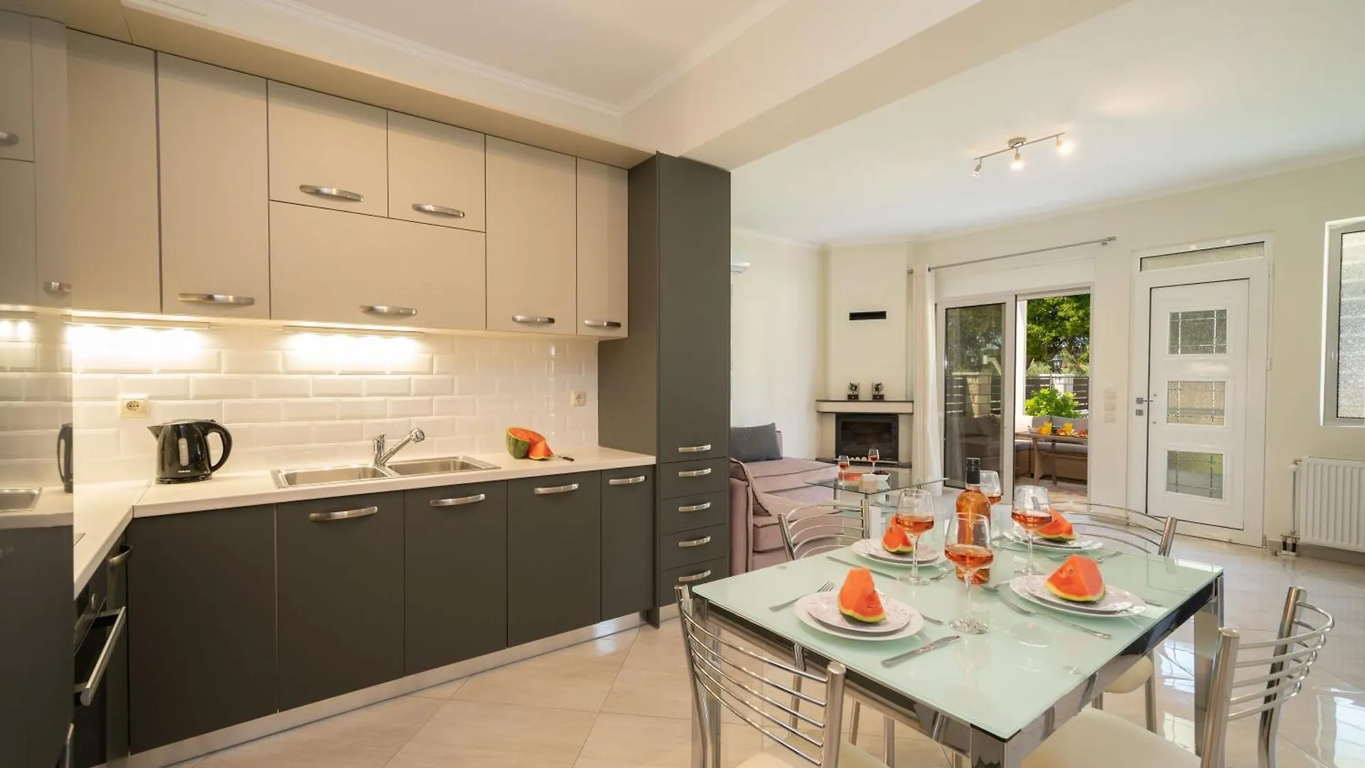 Dendra Apartments At Skala Poros